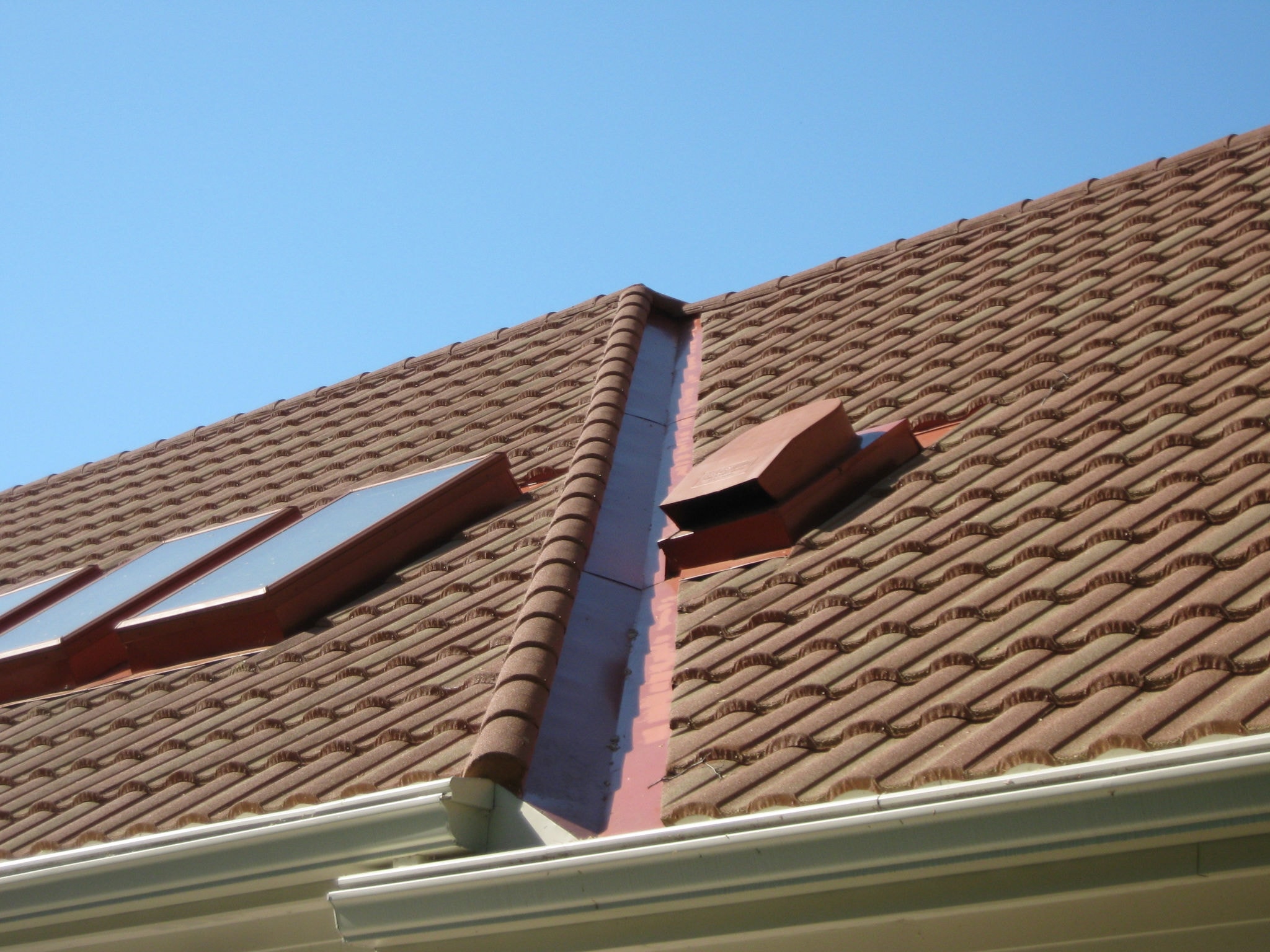 Terracotta Metal Tile Roof — detail photo 4